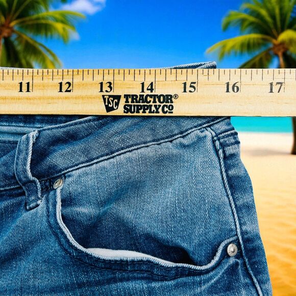 Refuge Button Fly Denim Shorts Womens Sz 8 Blue Faded Medium Wash High Rise Cuff - Picture 4 of 8